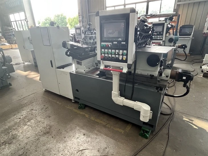 Servo Motor Centerless Grinder