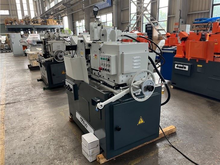Precision Centerless Grinder Machine